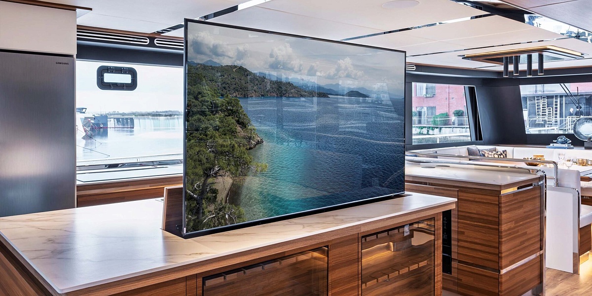 Аренда катамарана на солнечных батареях Vision F Yacht ATRAVERSIA во Франции